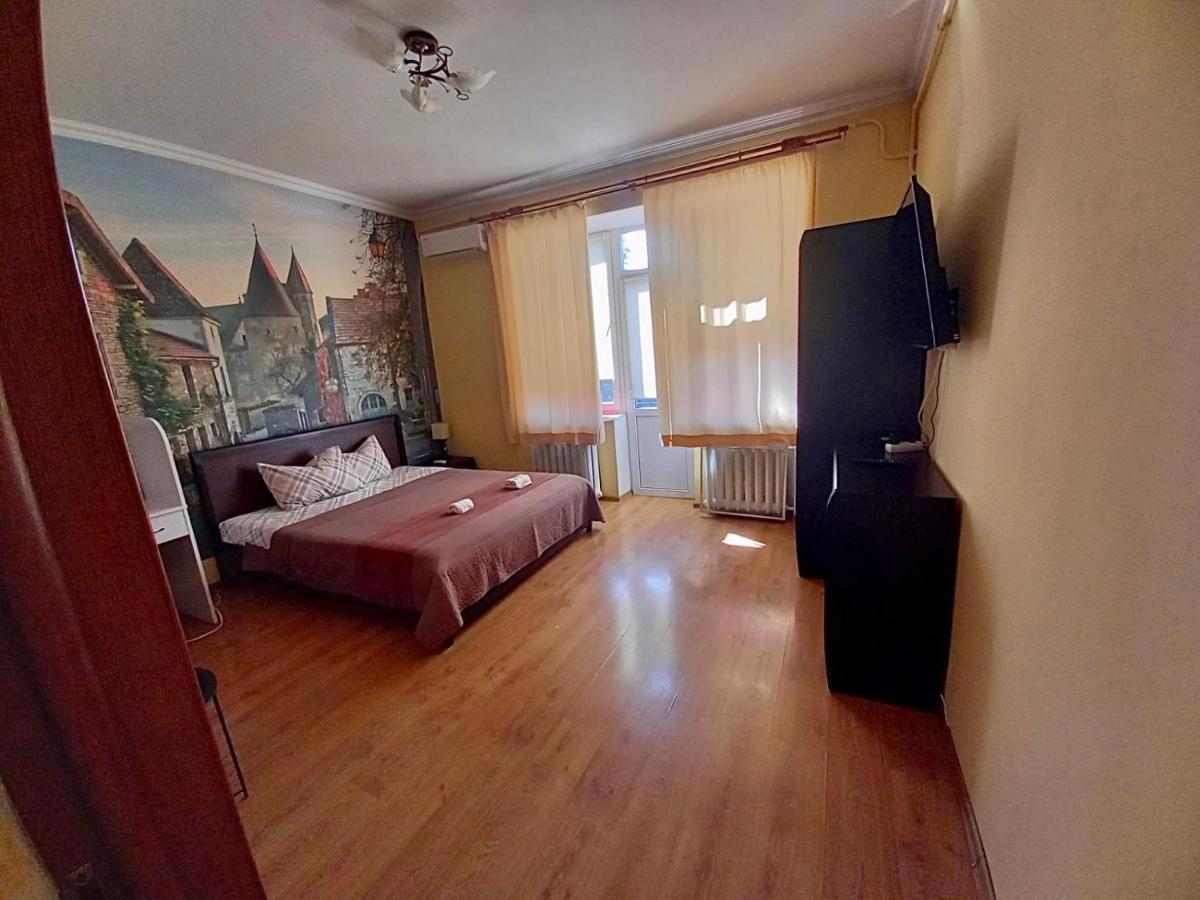 Valentine Apartment Lviv Exteriör bild